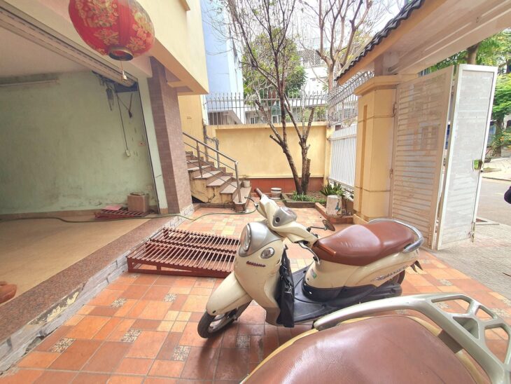 BIỆT THỰ KĐT VĂN PHÚ???? HÀ ĐÔNG???? 200M2 x 3.5T???? MT 11M???? 31.8 TỶ???? VỈA HÈ???? TRƯỚC NHÀ ÔTÔ TRÁNH