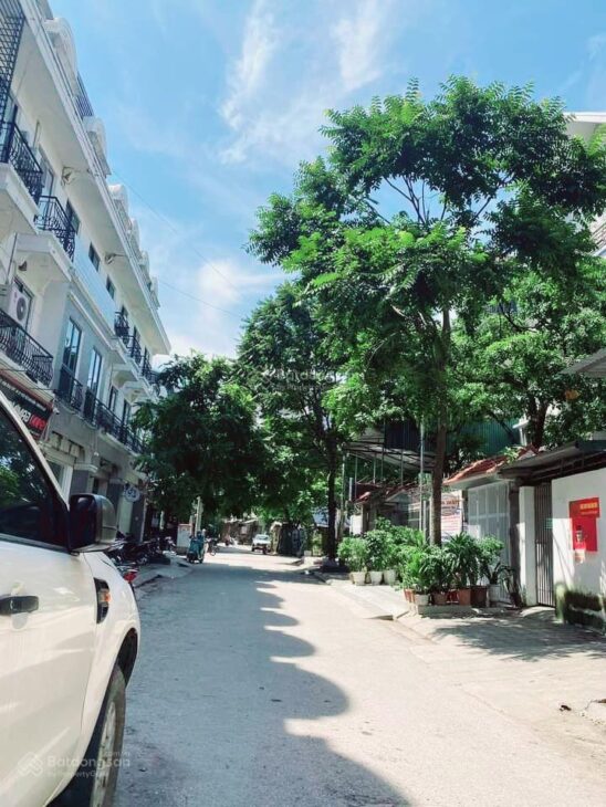 Bán gấp mảnh đất 10x10m, diện tích 103m2 thổ cư vuông như bánh chưng, ngõ ô tô tránh trung tâm quận