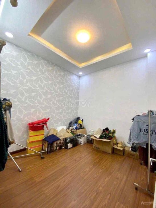5.5 tỷ- bán nhà Mặt Tiền Hẻm Kinh Doanh buôn bán- Gần chợ Cây Quéo- Phú Nhuận
