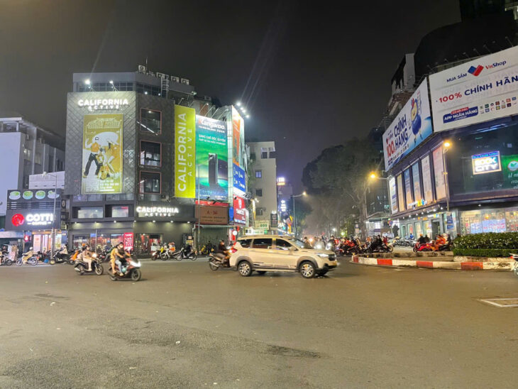 CHO THUÊ MẶT BẰNG NGAY VÒNG XOAY 36AB CỐNG QUỲNH, PHƯỜNG NGUYỄN CƯ TRINH, QUẬN 1