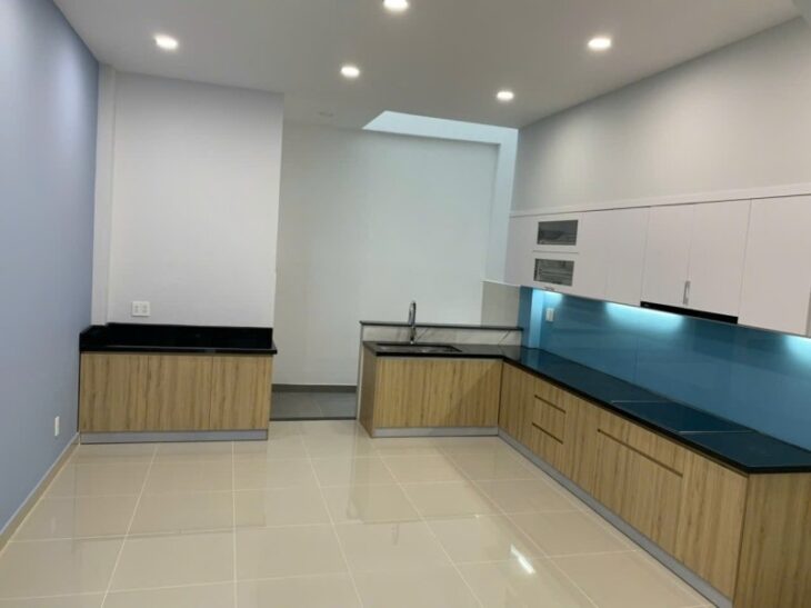 Bán nhà 84m2, 5PN, 4WC, Linh Trung, Thủ Đức, 8.2 tỷ, sổ hồng