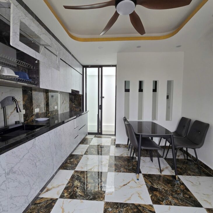 Bán nhà 23m², 3PN, 4 tầng, Ô Chợ Dừa, Đống Đa, 4 tỷ, sổ đỏ