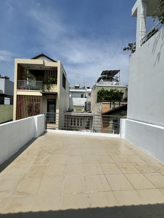 [Bất động sản đáng mơ ước] SỔ HỒNG VUÔNG, RỘNG 4M, 4 TẦNG BTCT ĐẸP, HẺM 1/ – GIÁ NHỈNH 5 TỶ XX