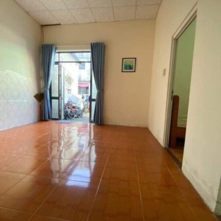 # Nhà Kiệt Hải Phòng, 44m2, Cấp 4, 2 Ngủ, sân rộng, sạch sẽ, 1.95 tỷ