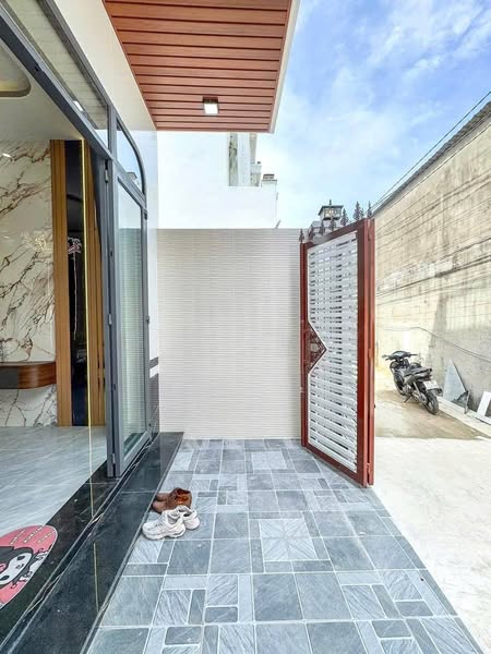 BÁN NHÀ 5 TẦNG, 6 PHÒNG NGỦ, GIÁ 8 TỶ – VỊ TRÍ VÀNG LONG THỚI, NHÀ BÈ, TP.HCM