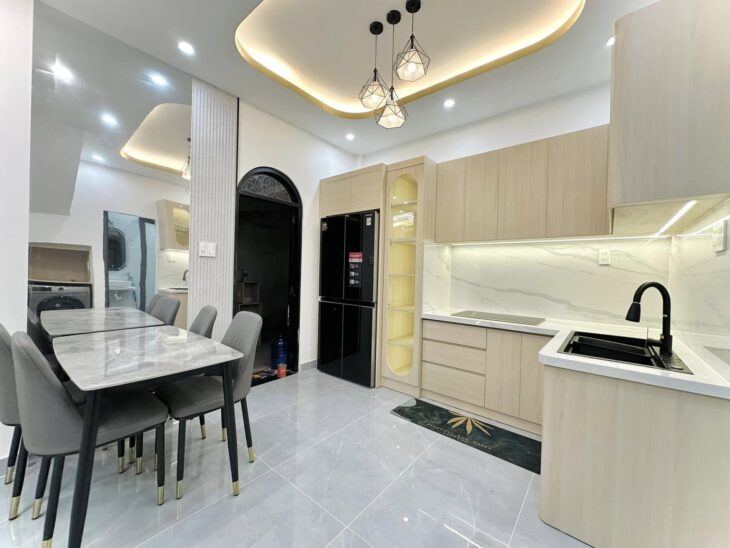 Bán nhà dân xây Nguyên Xá 35m2x5 t,4 ngủ, lô góc, ô tô vào nhà,đã xem là ưng, giá 6.x tỷ