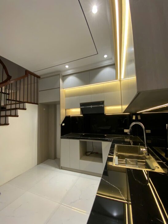 BÁN NHÀ QUAN HOA-CẦU GIẤY-40M-9.8TY. LH: 0982769586