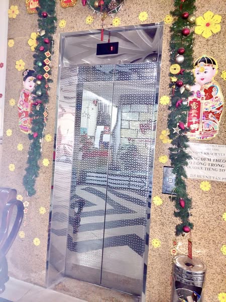 karaoke 5 tầng 18 phòng -Hòa Cường – Giá 27 tỷ.