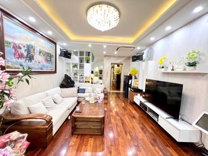 Bán cực gấp nhà phố Hoàng Cầu 5 tầng, 52m², 6PN, Ô Chợ Dừa Đống Đa, 20 tỷ, sổ đỏ