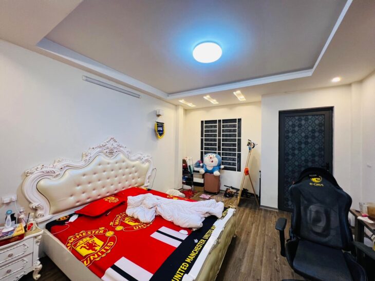 Cực Hiếm phố 8/3 35m2 5T Lô góc, ngõ thông, ba gác đỗ cửa, ngay chợ
