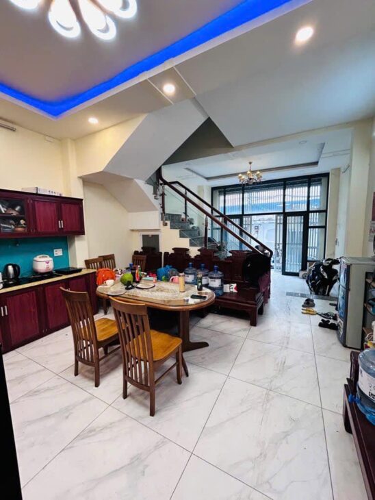 Lô nhì mặt tiền đường Nguyễn Thị Thập, MayBach S680 đậu trước nhà, 4 Tầng, 56,5m2, P.Tân Phú Quận