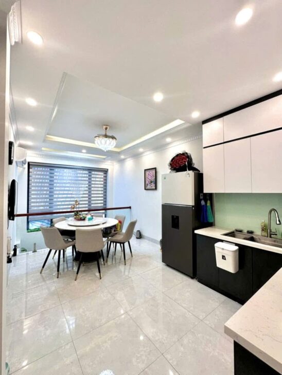 Bán nhà Khương Trung 36m2.5T ngõ thông kd, ô tô vào nhà, nhà mới ở ngay, gần nhiều trường ĐH