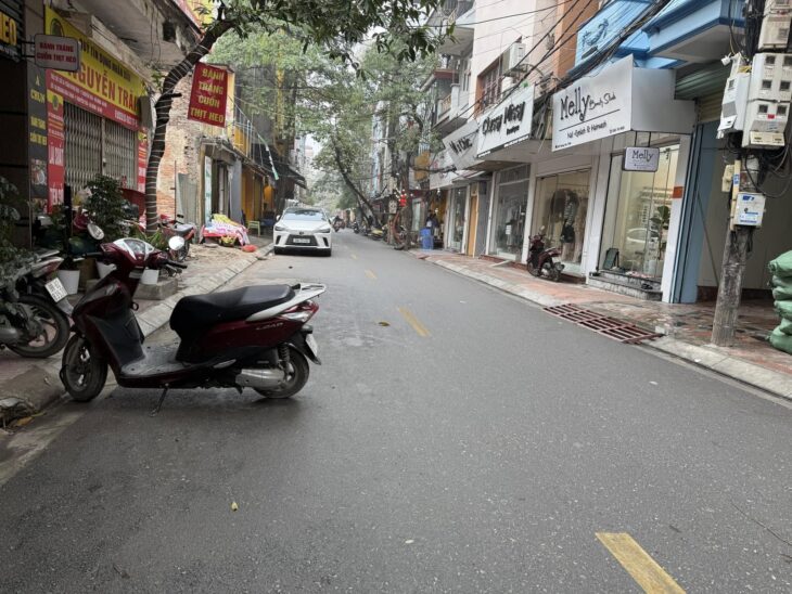 Bán tiện nhà và phố Hoàng Hoa Thám – Hà Đông, 64m2 giá chỉ nhỉnh 7 tỷ