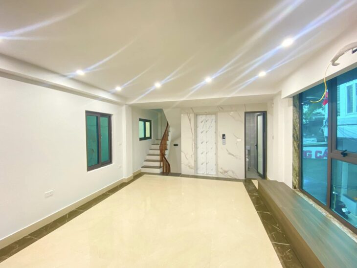 BÁN NHÀ NGÃ TƯ SỞ, THANH XUÂN – 40M2, 7T THANG MÁY, Ô TÔ VÀO NHÀ, 15M RA MẶT PHỐ. TRƯỚC NHÀ Ô TÔ