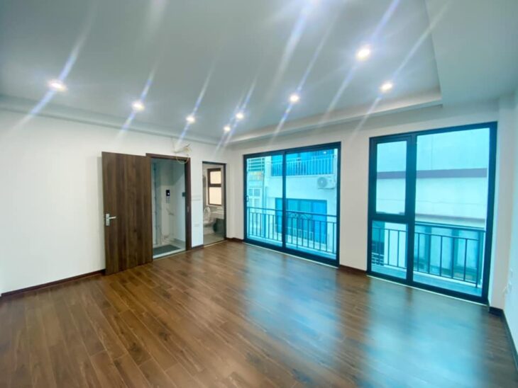 BÁN NHÀ NGÃ TƯ SỞ, THANH XUÂN – 40M2, 7T THANG MÁY, Ô TÔ VÀO NHÀ, 15M RA MẶT PHỐ. TRƯỚC NHÀ Ô TÔ