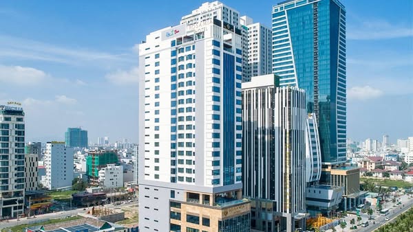 Siêu phẩm -Khách sạn view biển Mỹ Khê 15 tầng – Giá chỉ 135 tỷ.