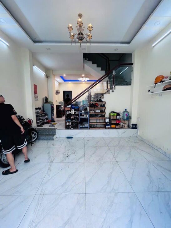 Lô nhì mặt tiền đường Nguyễn Thị Thập, MayBach S680 đậu trước nhà, 4 Tầng, 56,5m2, P.Tân Phú Quận