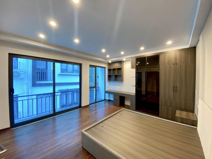Bán nhà TT Quận Thanh Xuân, khu Khương Đình, 7 tầng, thang máy, 15m ra mặt phố, Mặt tiền lớn, kinh