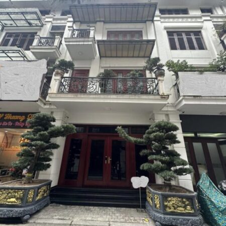 BÁN NHÀ LIỀN KỀ THANH XUÂN-NGUYỄN TUÂN-5T-70M-28.8TY. LH: 0982769586