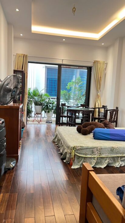 Bán nhà Vương Thừa Vũ 48m2.4T lô góc, mặt tiền thoáng sáng, ô tô gần nhà