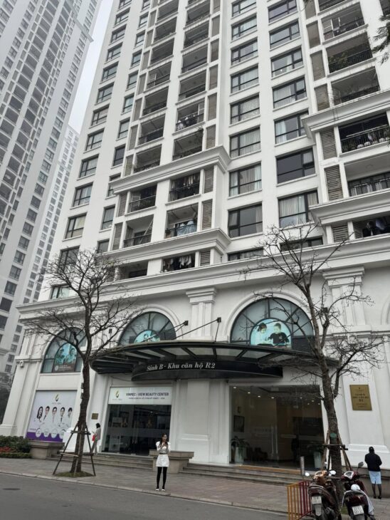 BÁN CĂN CHUNG CƯ ROYAL CITY – BAN CÔNG ĐÔNG NAM – 3 PN – 2 WC – 131M2 – 13.5 TỶ