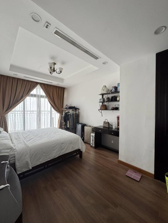 BÁN CĂN CHUNG CƯ ROYAL CITY – BAN CÔNG ĐÔNG NAM – 3 PN – 2 WC – 131M2 – 13.5 TỶ