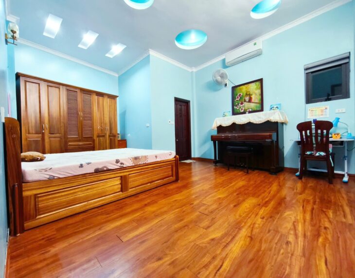 CỰC HIẾM TT THANH XUÂN GARA – KINH DOANH HIẾM NHÀ BÁN 50M2 CHỈ 12.6 TỶ, LH 0975666943.