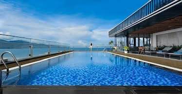Bán khách sạn 4 sao view biển Mỹ Khê -Gía 265 tỷ ,