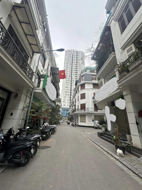 BÁN NHÀ LIỀN KỀ THANH XUÂN-NGUYỄN TUÂN-5T-70M-28.8TY. LH: 0982769586