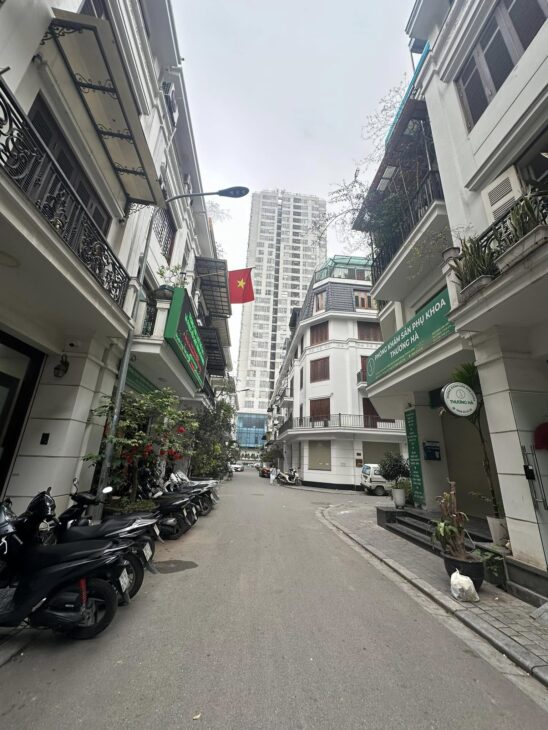 BÁN NHÀ NGUYỄN TUÂN-THANH XUÂN-70M-5T-28.8TY LH: 0982.769.586