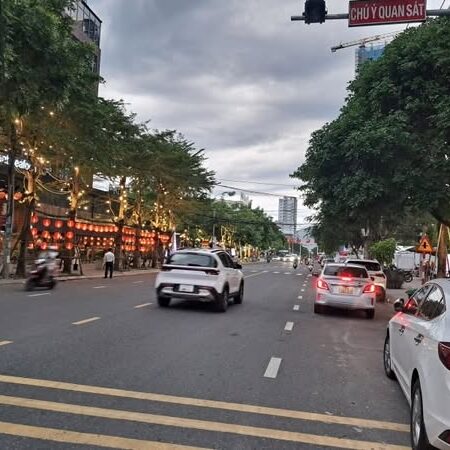 Khách sạn 7 tầng khu phố tây Hồ Nghinh – Giá chỉ 28,5 tỷ . Khách sạn 7 tầng khu phố tây Hồ Nghinh – Giá chỉ 28,5 tỷ .