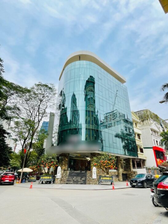 NGAY SAU MẶT PHỐ-Tòa nhà Trần Thái Tông 190m2/8Tầng/MT 15m-Lôgóc 3 Thoáng 149 Tỷ