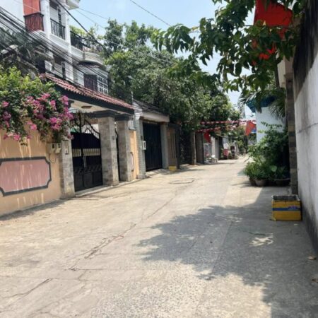 Hẻm Nguyễn Duy Trinh, cạnh Homyland,diên tích siêu đẹp 115m2 giá chỉ 7,9ty TL LH 0906227839 Mrs Vân