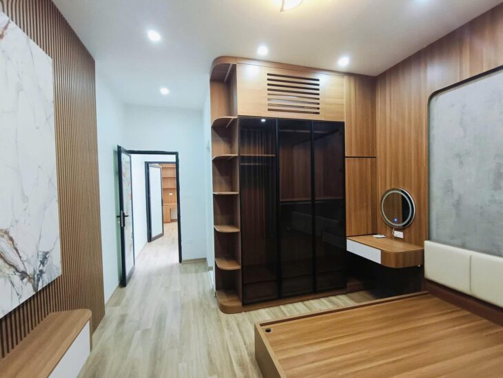 PHÂN LÔ HOÀNG CẦU – Ô TÔ VÀO NHÀ – GẦN HỒ – GẦN CÔNG VIÊN – 45M*4T – CHỈ 15.5 TỶ