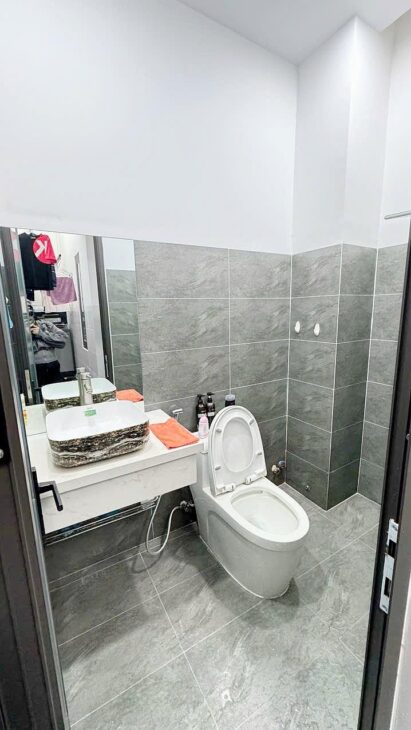 BÁN NHÀ 2 TẦNG HẺM Ô TÔ ĐƯỜNG LƯƠNG ĐÌNH CỦA VĨNH NGỌC