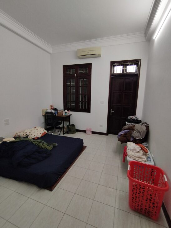 BÁN NHÀ TRUNG KÍNH-CẦU GIẤY-60M-21.5TY. LH: 0982769586