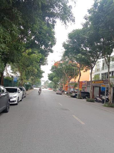 BẠN NHỜ BÁN ĐẤT VIỆT HƯNG – LONG BIÊN – VỈA HÈ RỘNG – VỊ TRÍ ĐẸP