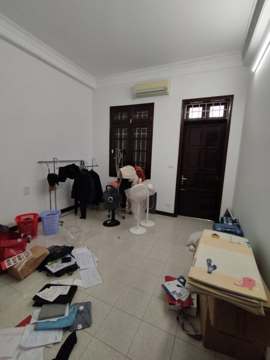 BÁN NHÀ TRUNG KÍNH-CẦU GIẤY-60M-21.5TY. LH: 0982769586