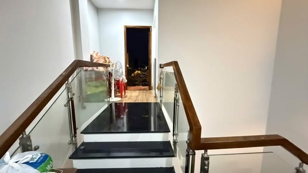 Nhà 3 tầng 103m ô tô trước nhà -Khuê Trung – Giá chỉ 5,05 tỷ . Nhà 3 tầng 103m ô tô trước nhà -Khuê Trung – Giá chỉ 5,05 tỷ .