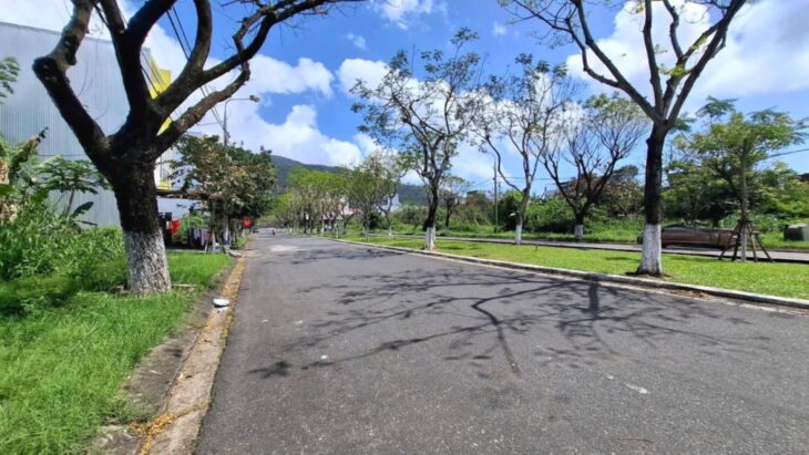 ????Bán đất tặng nhà 90m2, mặt tiền Chu Huy Mân giá chỉ nhỉnh 7 tỷ. ????Bán đất tặng nhà 90m2, mặt tiền Chu Huy Mân giá chỉ nhỉnh 7 tỷ.