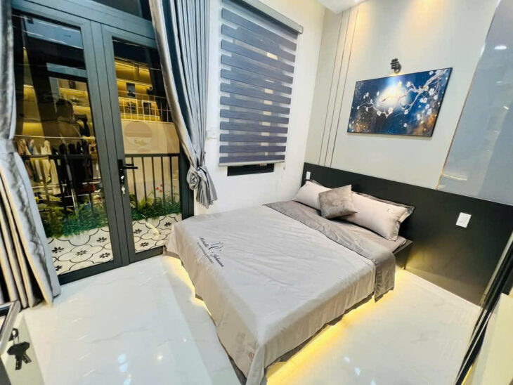 4.69 tỷ- bán nhà cạnh Vincom Phan Văn Trị-Nguyễn Thái Sơn-2 tầng-4mx9m-full nội thất