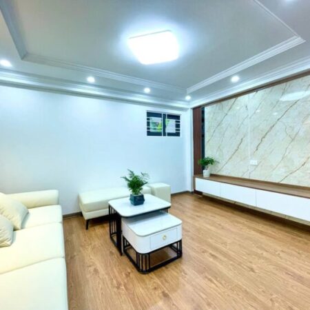 CHÍNH CHỦ CẦN BÁN NHÀ KHU VỰC KIM GIANG, 40M2 5 TẦNG MT4M HƠN 6 TỶ