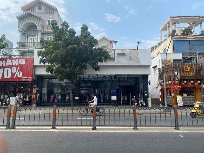 Cho thuê nhà Mặt Tiền Quang Trung, Trệt, lửng, DT13x22. Giá thuê:ỉ 100 Triệu