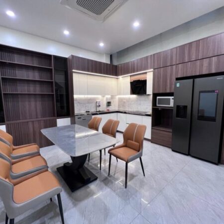 Bán nhà Cầu Giấy, Gần Oto, 2 thoáng, 72m2 x 4T, MT 4.5m, nhỉnh 12 tỷ.