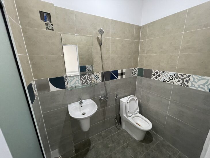 TX43 – 1 sẹc- hẻ 110 NHÀ SIÊU ĐẸP 45M2 – 3PN- SÂN THƯỢNG- sát BỜ SÔNG VÀM THUẬT 2,780 TỶ