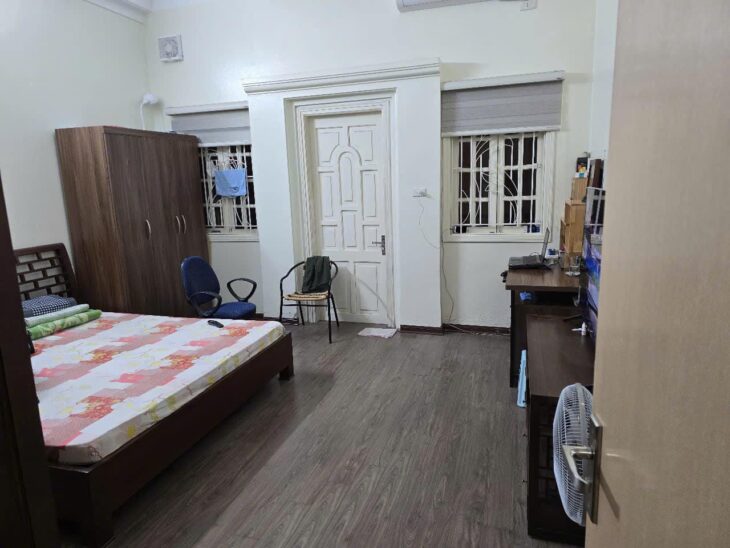 Bán nhà Cầu Giấy, Gần Oto, 2 thoáng, 72m2 x 4T, MT 4.5m, nhỉnh 12 tỷ.