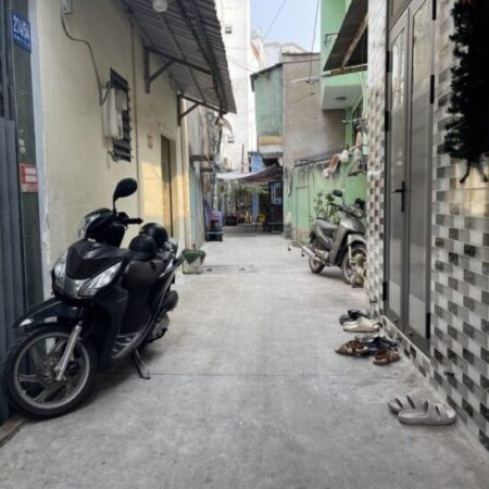 Bán Nhà Bùi Đình Túy 30m2, 3 Tầng 2 P.Ngủ Chỉ Nhỉnh 3 Tỉ