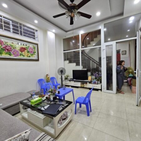 Bán nhà riêng, nguyên căn tại Kim Mã DT 72m2, mặt ngõ thẳng tắp ra ô tô, nhỉnh 13 tỷ, ~180tr/m2