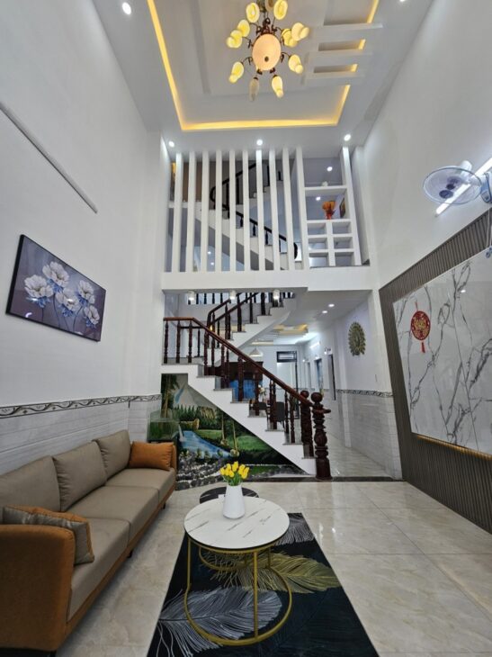 HOT QUÁ 18/03 CHỦ GẤP BÁN GIẢM 200TR GIÁ MỚI CHỈ 4.7 TỶ. SIÊU PHẨM KHU NHÀ ĐỒNG BỘ SANG TRỌNG, HƠN