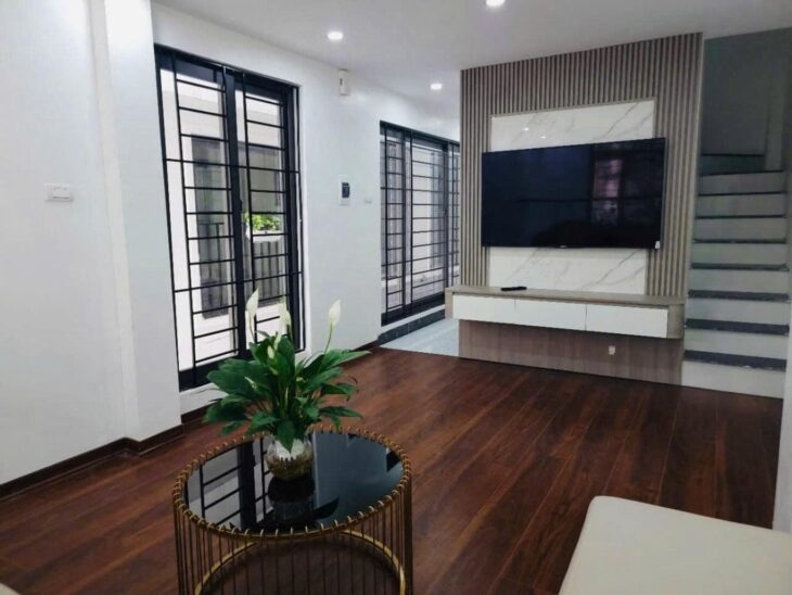 BÁN NHÀ NGỌC LÂM 6 TẦNG – Ô TÔ – THANG MÁY – KINH DOANH